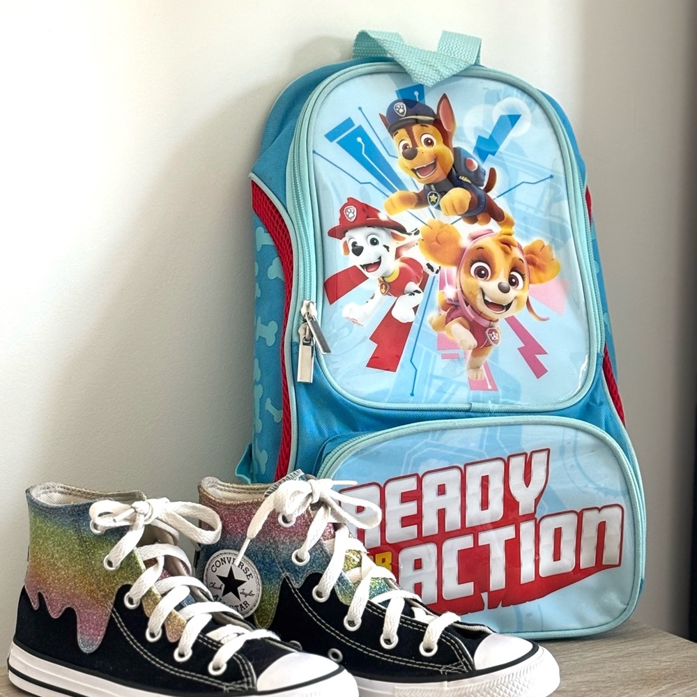 Set of 2: Converse girl shoes size 13, Kids Backpack Blue Paw Controle